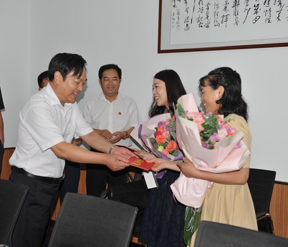 汤成军局长到宿迁高师慰问